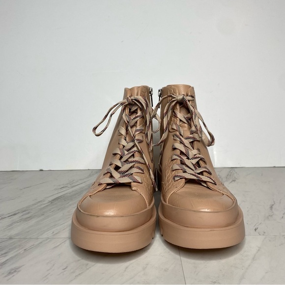 Vince Camuto Korigan Pink Tan Leather Lace Up Lug Sole Boot 9 1/2 M - Picture 2 of 15